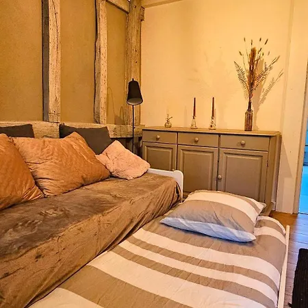 La Parenthese Apartment *